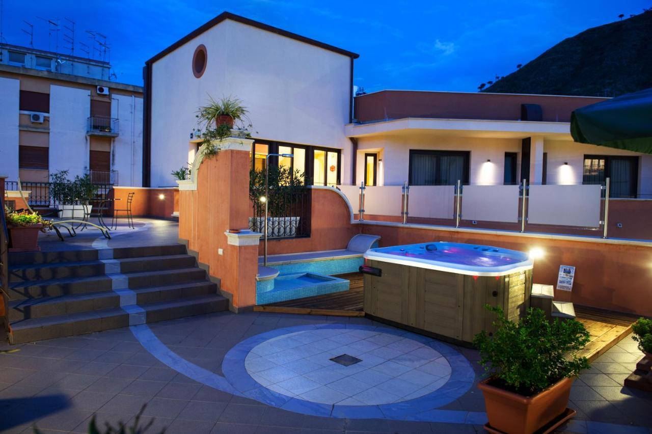 Artemis Hotel Cefalu Exterior photo