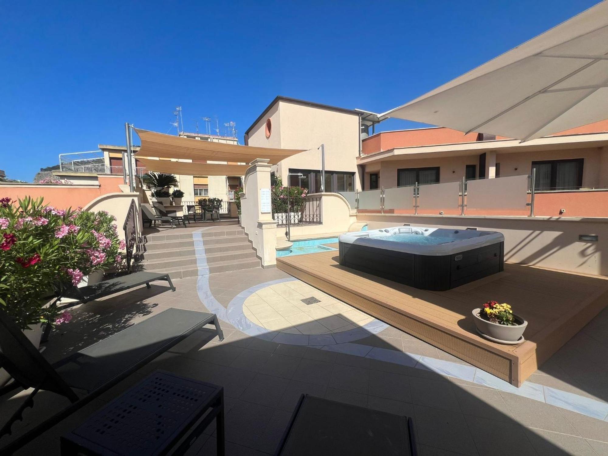 Artemis Hotel Cefalu Exterior photo