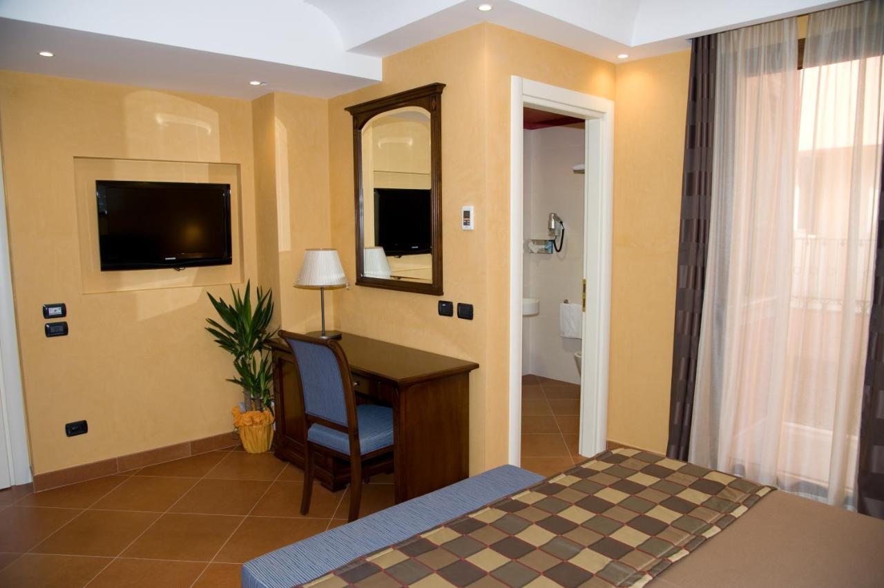 Artemis Hotel Cefalu Exterior photo